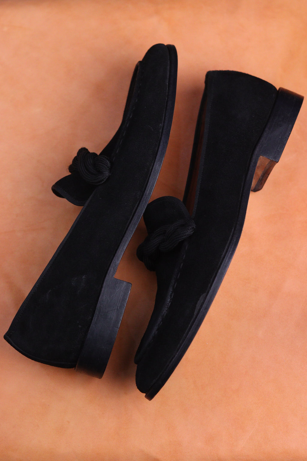Velvet Rope Suede Shoes (Black)