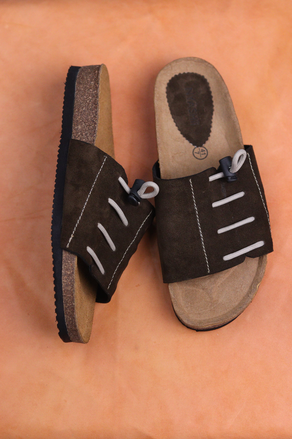 Tinum Leather Slippers