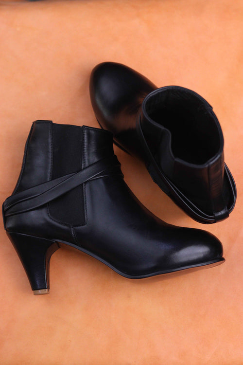 My Babe, Leather Boot